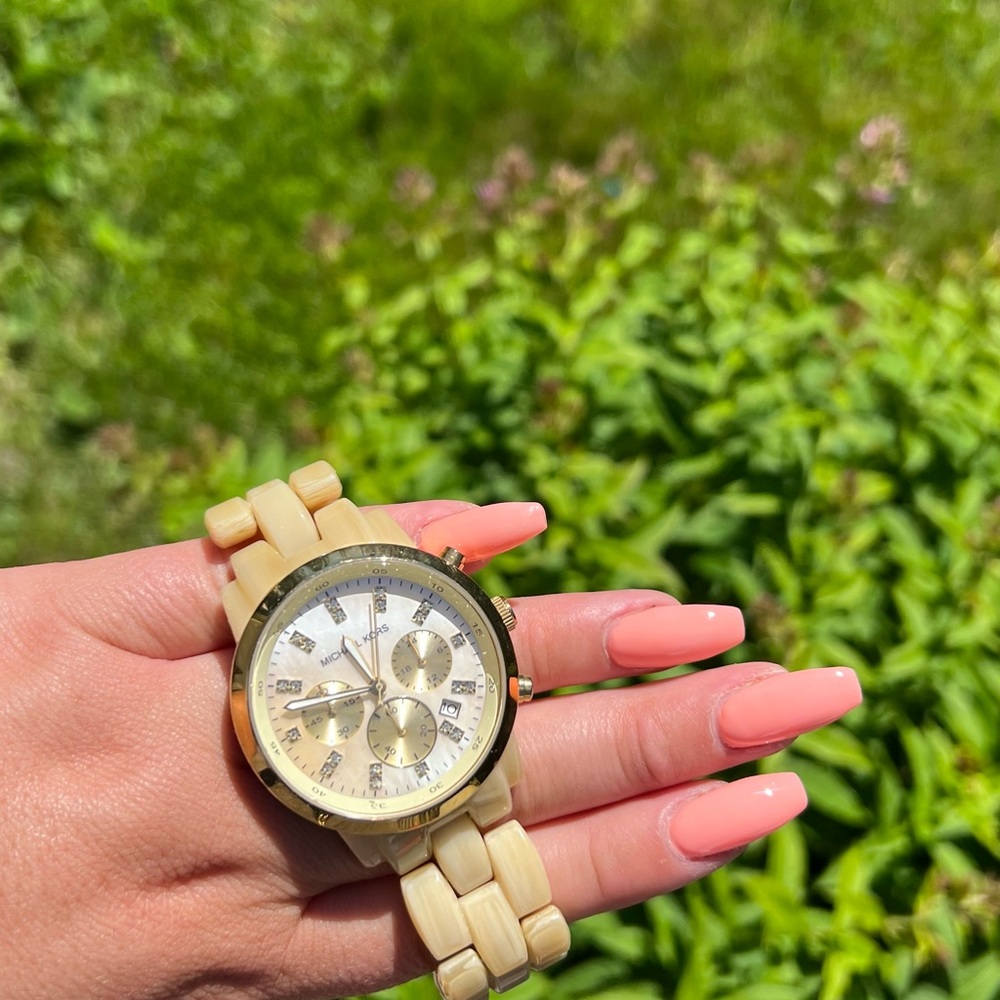 MK Watch